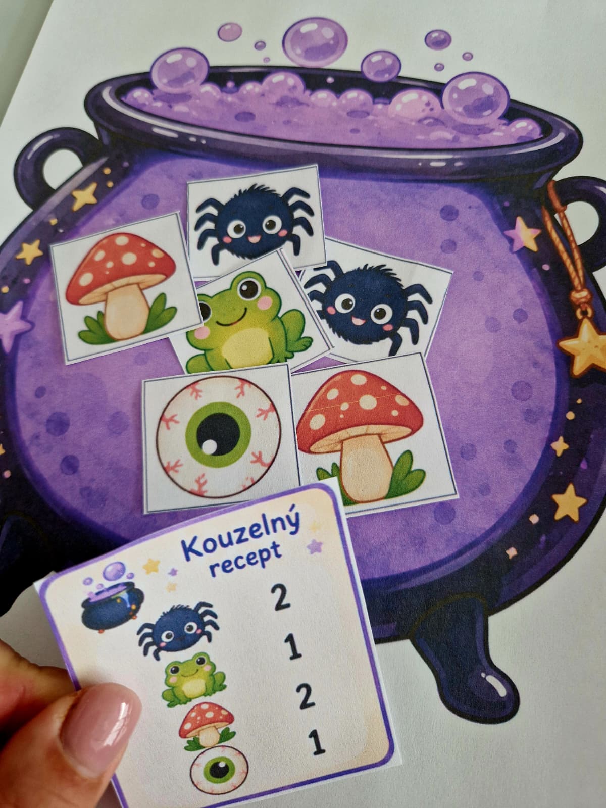 Kartičky s kouzelnými recepty pro děti s obrázky halloweenských ingrediencí a čísly k počítání.